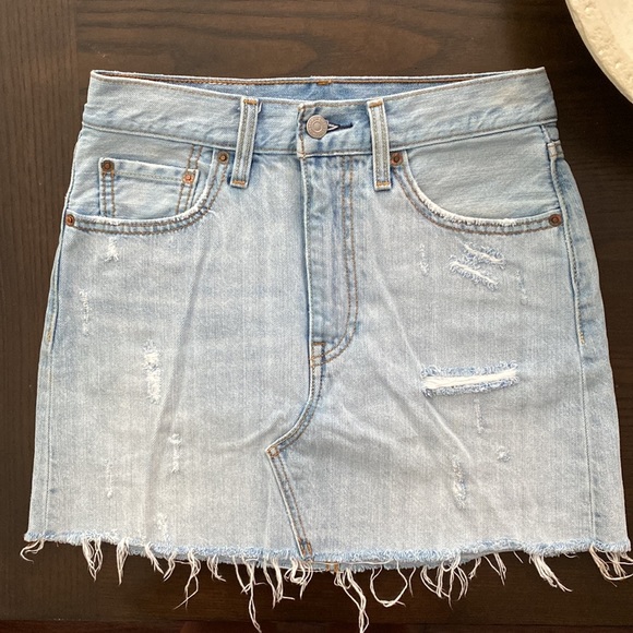 Levi’s Denim mini skirt - Picture 2 of 3